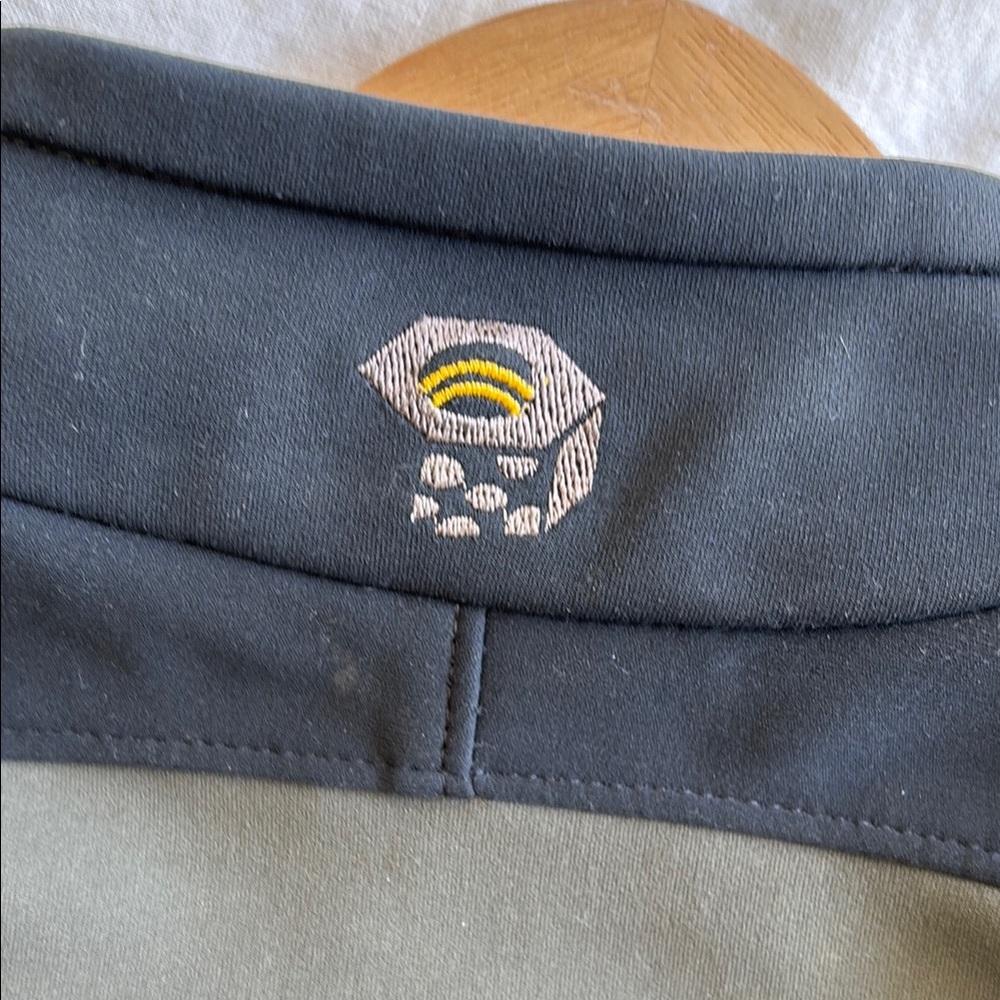 Mountain Hardwear Windproof Shell - image 4